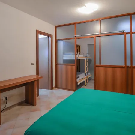 3 Bedroom Gorgeous In Pantai San Lorenzo al Mare