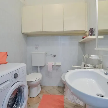 3 Bedroom Gorgeous In Pantai * San Lorenzo al Mare