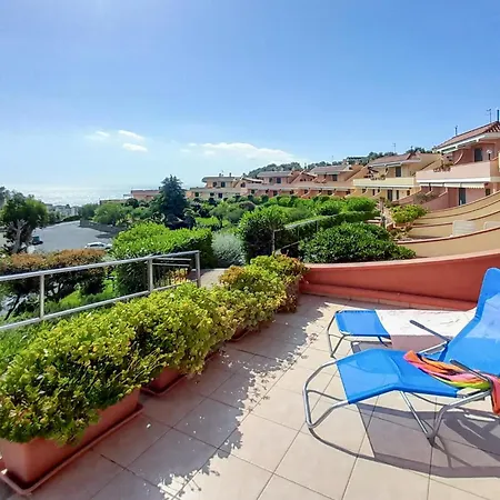 3 Bedroom Gorgeous In Pantai בית נופש סן לורנצו אל מארה