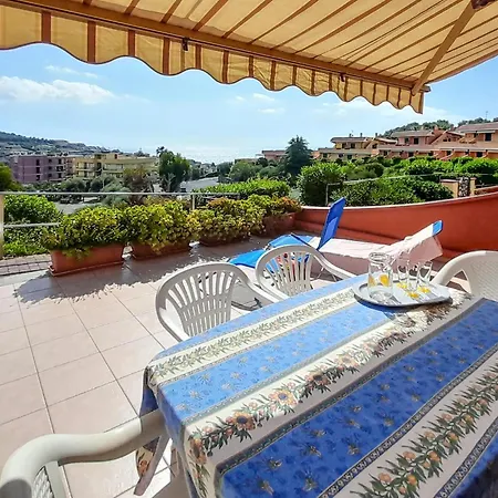 3 Bedroom Gorgeous In Pantai סן לורנצו אל מארה