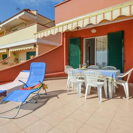 3 Bedroom Gorgeous In Pantai בית נופש סן לורנצו אל מארה