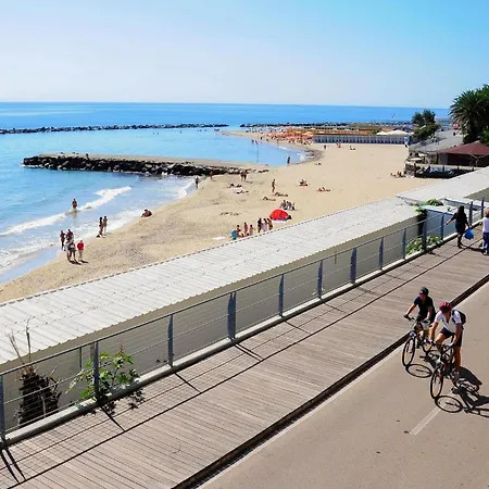 Сasa de vacaciones Lovely In Pantai With Wifi San Lorenzo al Mare