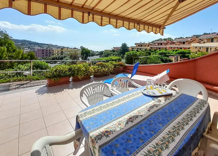 3 Bedroom Gorgeous In Pantai Сан-Лоренцо-аль-Маре